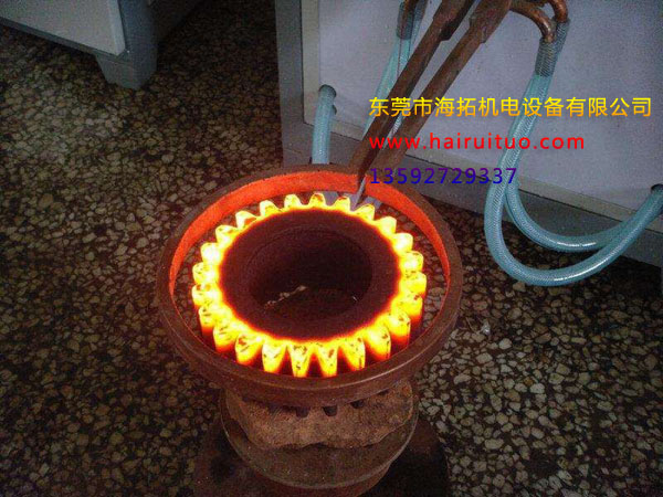 冷喷冷却方式式齿条高频淬火机(图1)