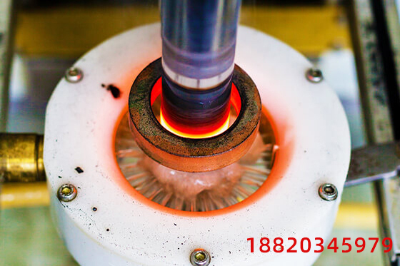 高频立式久久大香蕉久久高精度冷变形模具热处理 