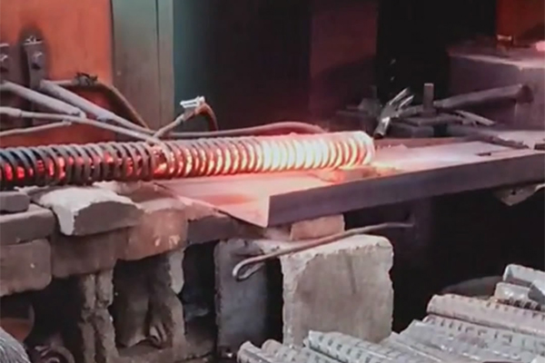 螺纹钢筋加热淬火退火热处理用超音频久久大香蕉久久