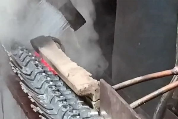 铁锤淬火 锤子锤头淬火热处理用超音频大香蕉手机在线视频久久大香蕉久久