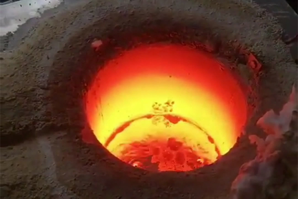 可以个性定制铝合金大香蕉手机在线视频熔炼炉的厂家(图2)