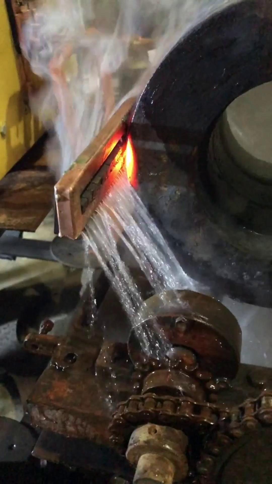 中频久久大香蕉久久 数控淬火机床 大型工件表面淬火热处理