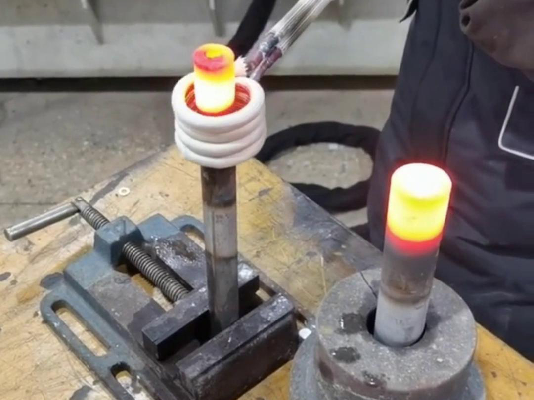 高频加热机以其高效、节能、环保的特性，在金属加工和制造领域有广泛应用