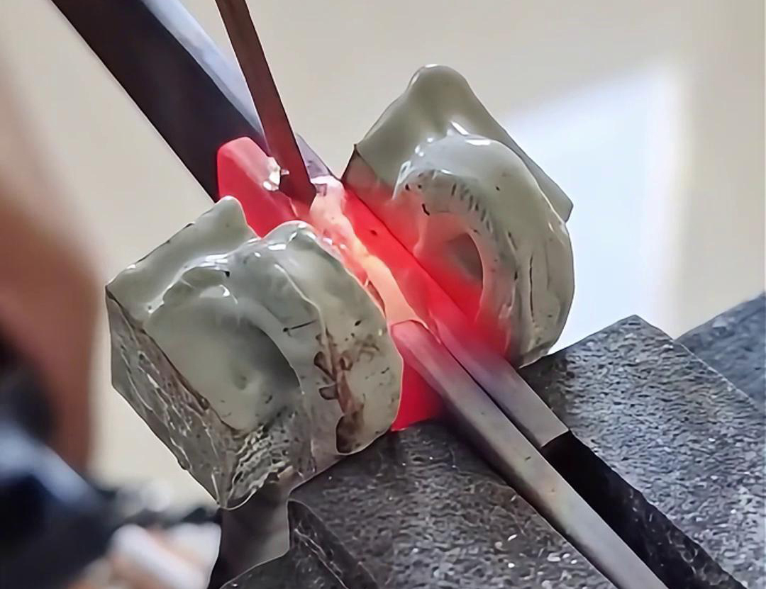 手持式高频机是进行变压器铜排焊接的理想设备之一