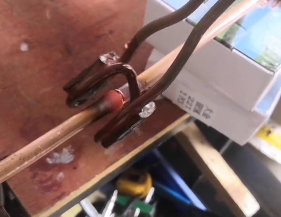 高频钎焊0-80铜管具有焊缝美观饱满、焊接速度快等优点(图2)