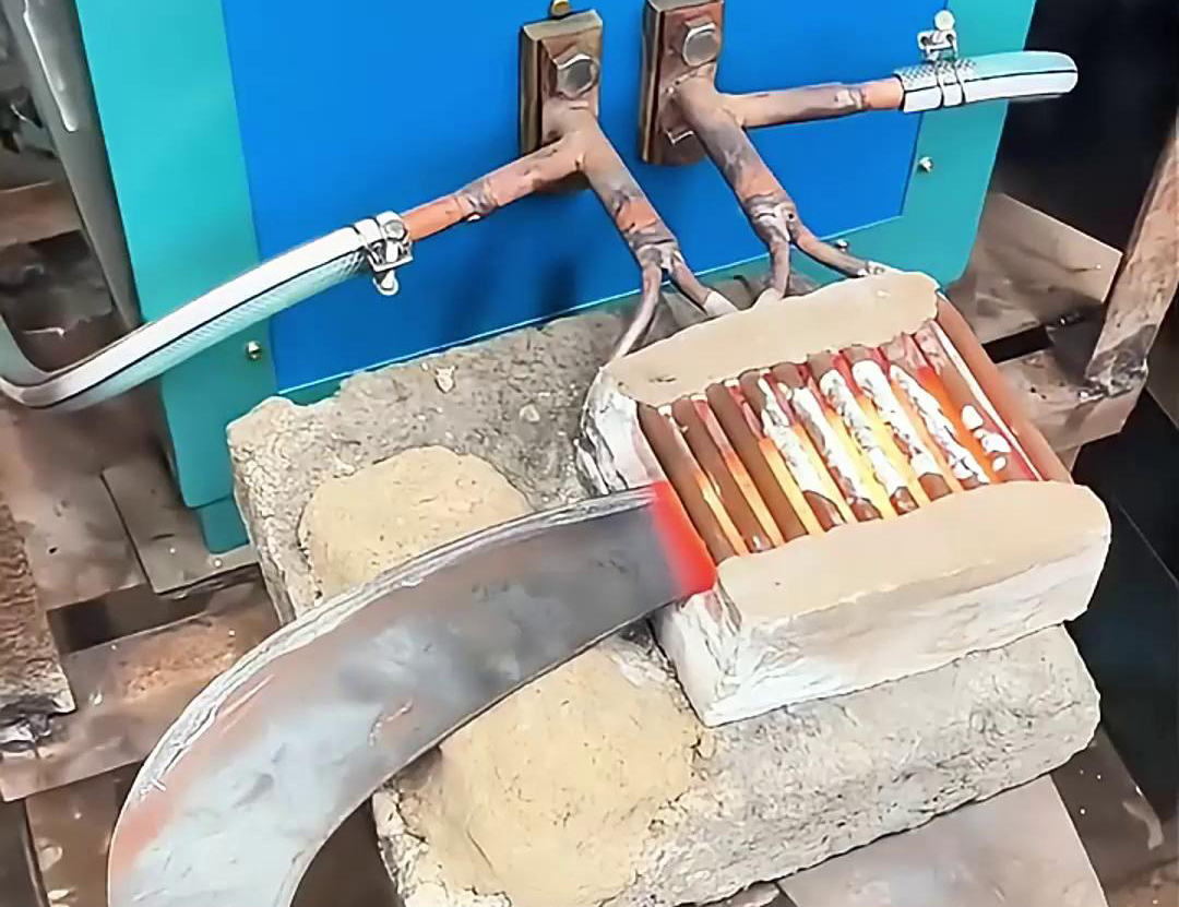 高频大香蕉手机在线视频加热设备在金属淬火退火热处理中发挥着重要作用