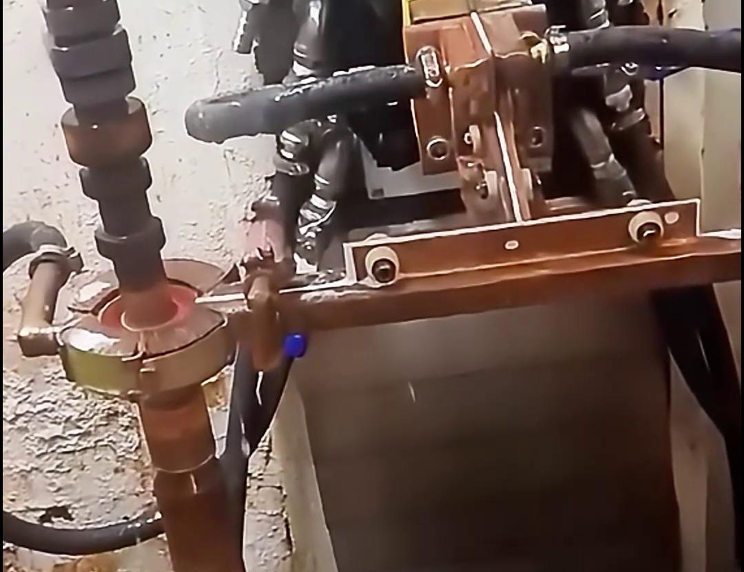 曲轴高频淬火热处理高频久久大香蕉久久具有加热速度快、淬火层深度可控、变形小等优点