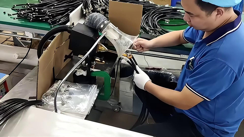 高频焊接机，轻松实现接线端子锡焊，让你的工作更轻松！