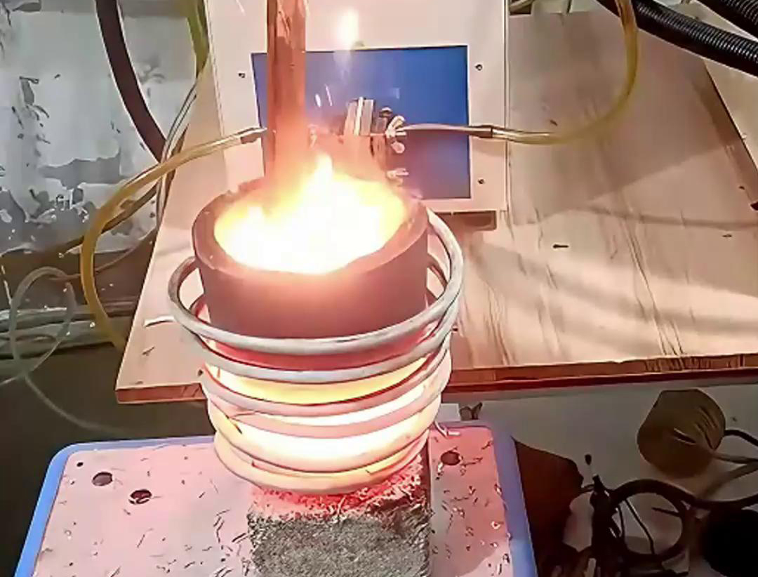 小型高频熔炼炉在熔炼铝屑方面具有显著的优势(图1)