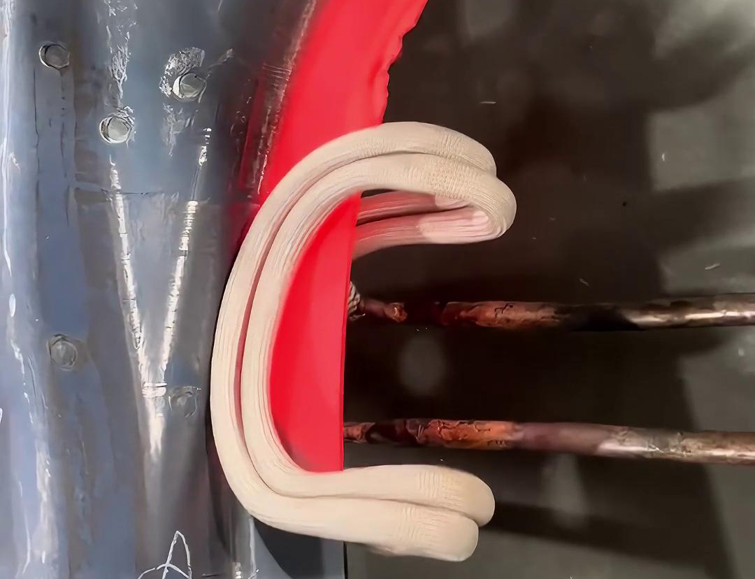 高频大香蕉手机在线视频加热设备用开口大香蕉手机在线视频加热线圈可以针对工件进行局部加热