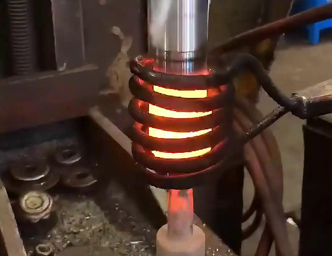 高频淬火机床，可以做到齿轮销轴半、全自动化淬火热处理