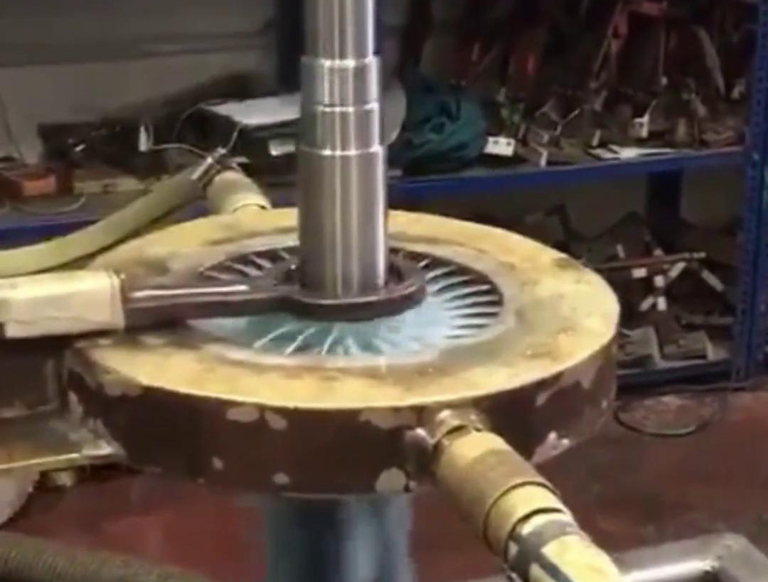 高频数控淬火机床广泛应用于轴类、齿轮类、模具类等工件进行淬火处理