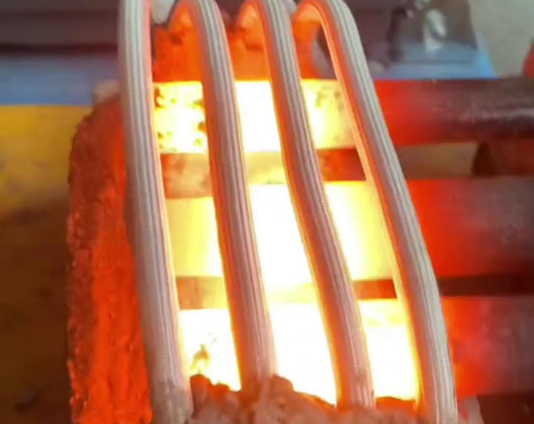 大香蕉手机在线视频加热设备在同时加热多根棒料方面表现出色