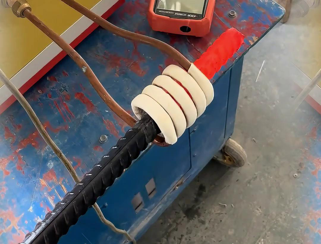 高频大香蕉手机在线视频加热机可以快速将螺纹钢筋加热到退火温度