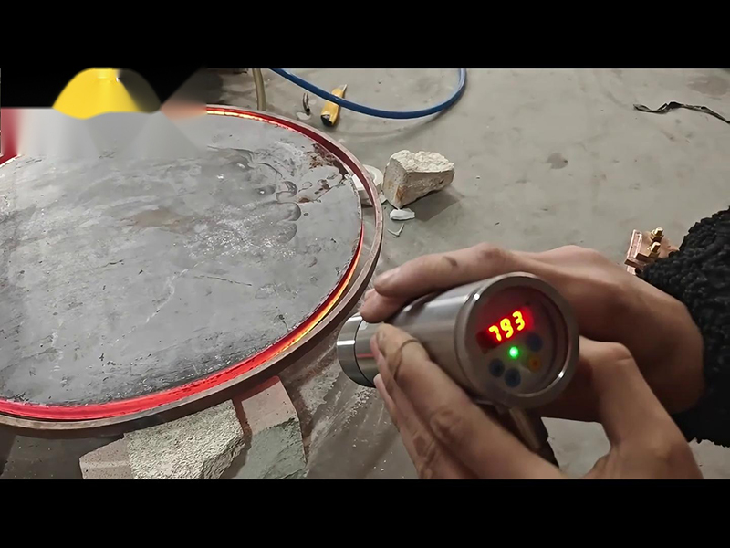 160KW超音频大香蕉手机在线视频加热设备完全有能力将直径700mm、厚度20mm的圆形钢饼加热到900度