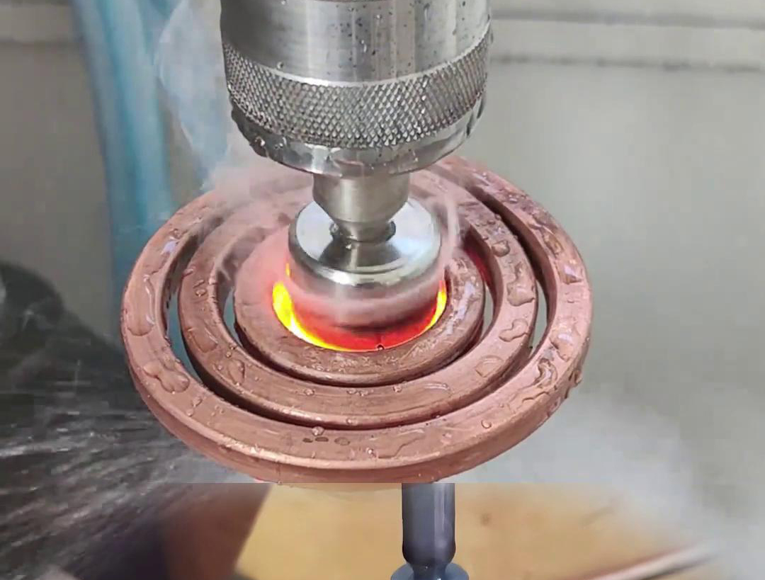 120KW超音频久久大香蕉久久对导柱淬火热处理，硬度可以到达58-62度左右