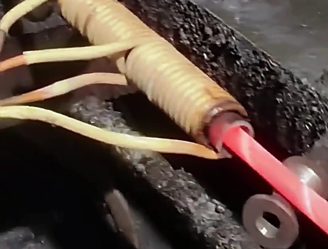 高频调质淬火生产线在管线材在线淬火热处理是一种高效、节能的金属热处理工艺