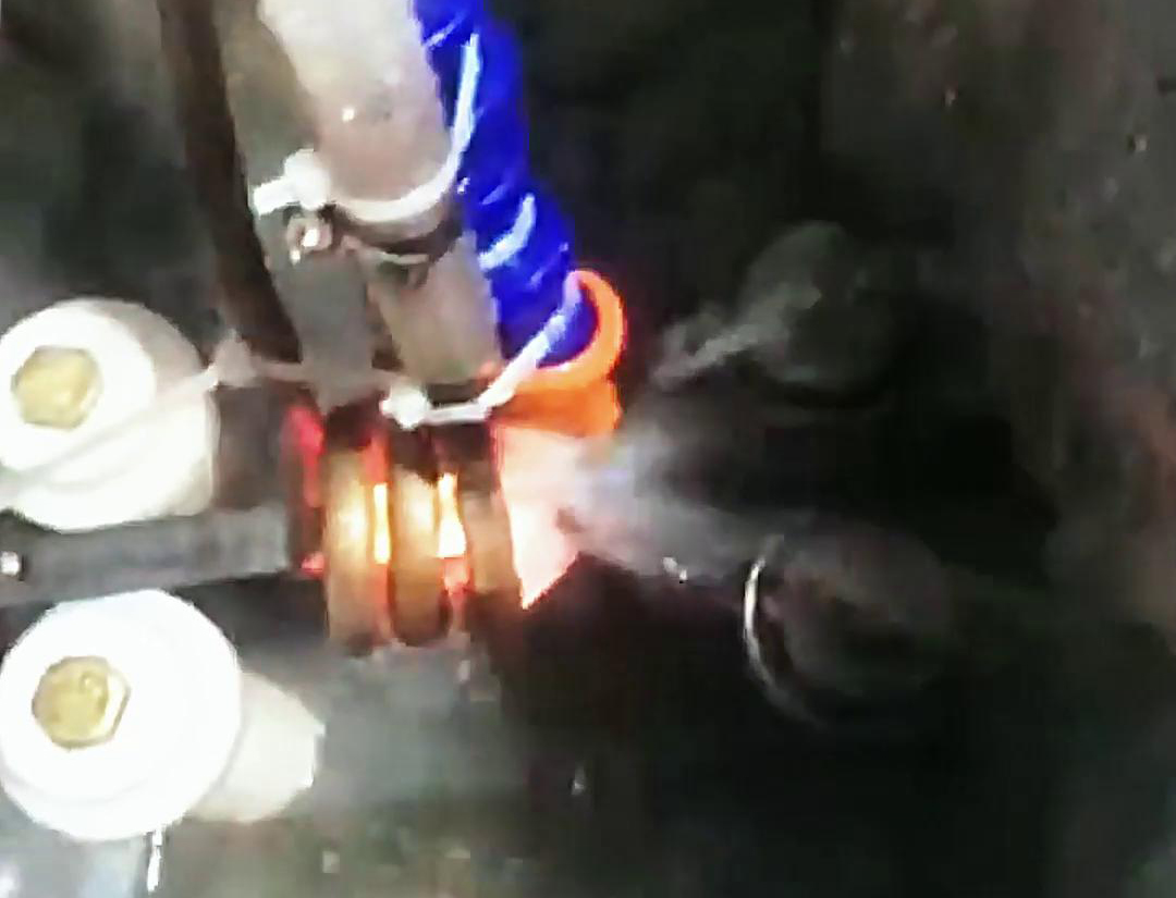 导轨大香蕉手机在线视频淬火具有加热速度快、生产效率高、淬火质量稳定等优点