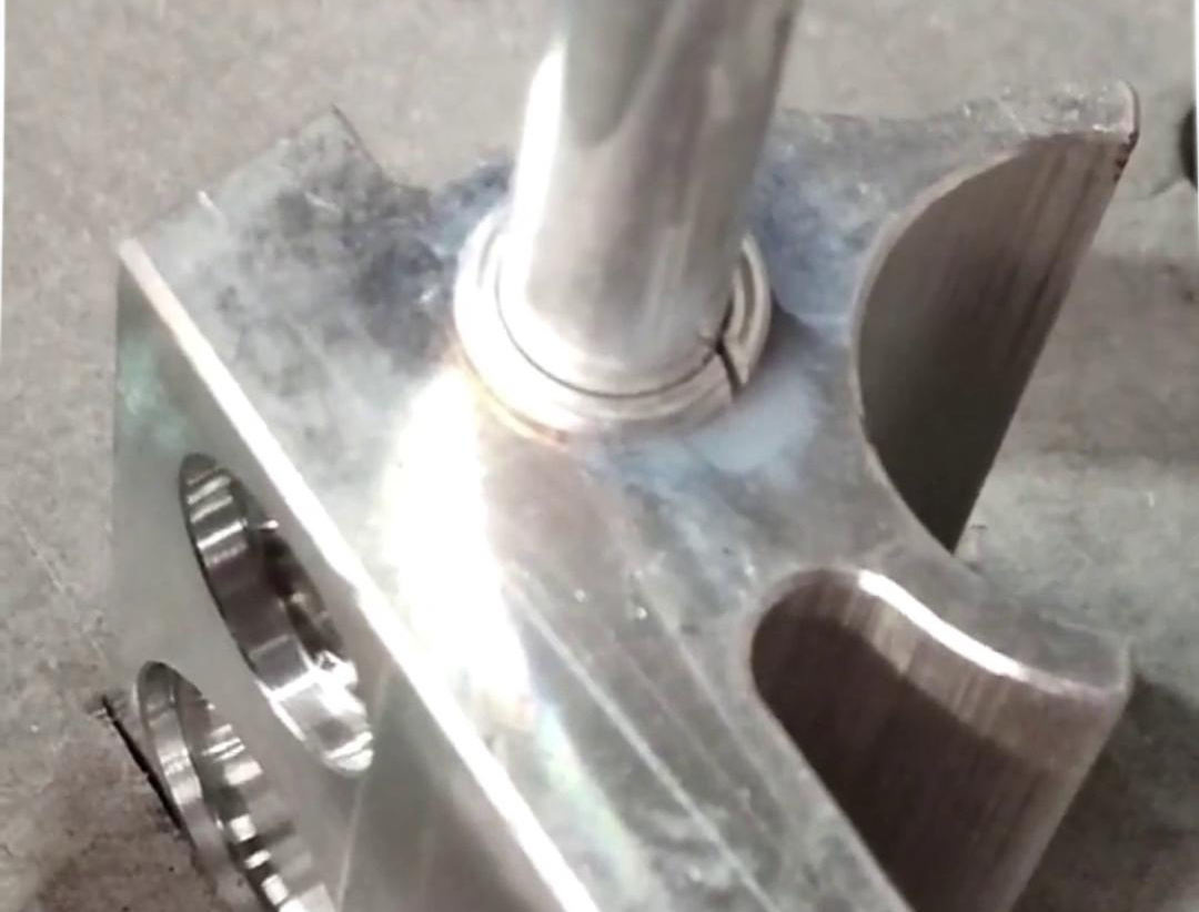 铝管件高频钎焊具有强度高、效率高、焊缝质量高和适应性强等优点