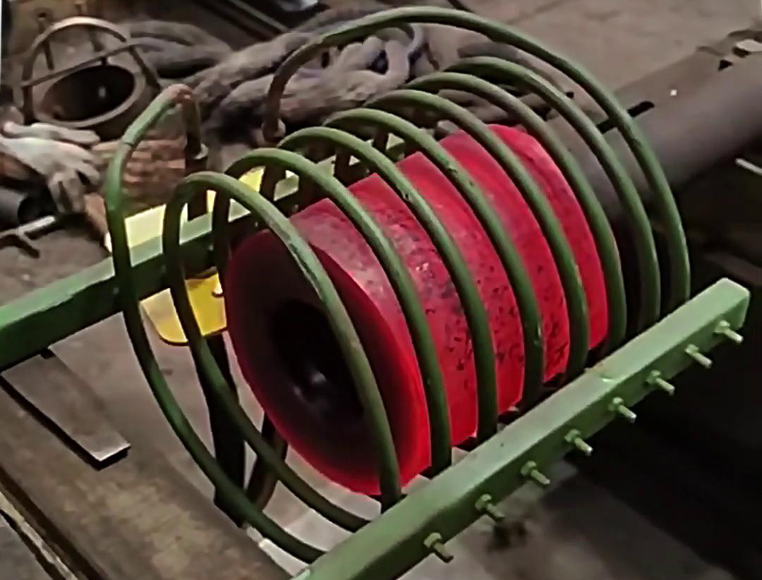 海瑞拓高频大香蕉手机在线视频加热设备为钢件热套工艺带来了革新