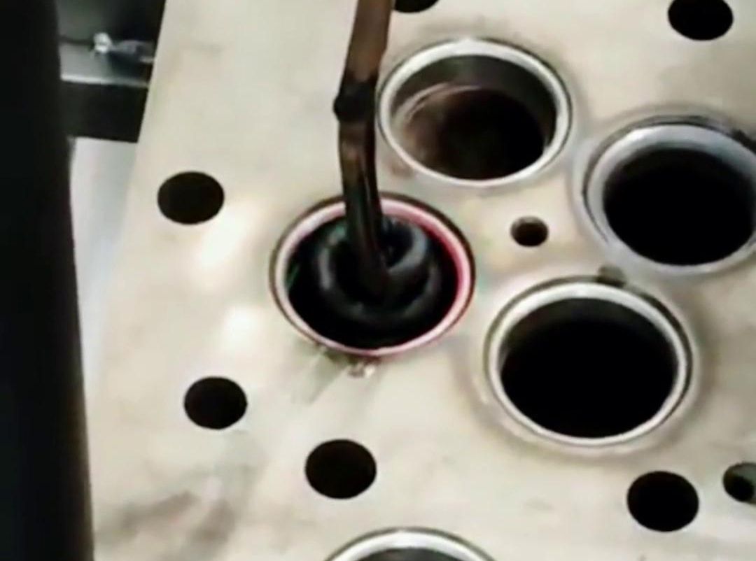 海瑞拓高频淬火机：汽配配件内孔热处理的自动化解决方案