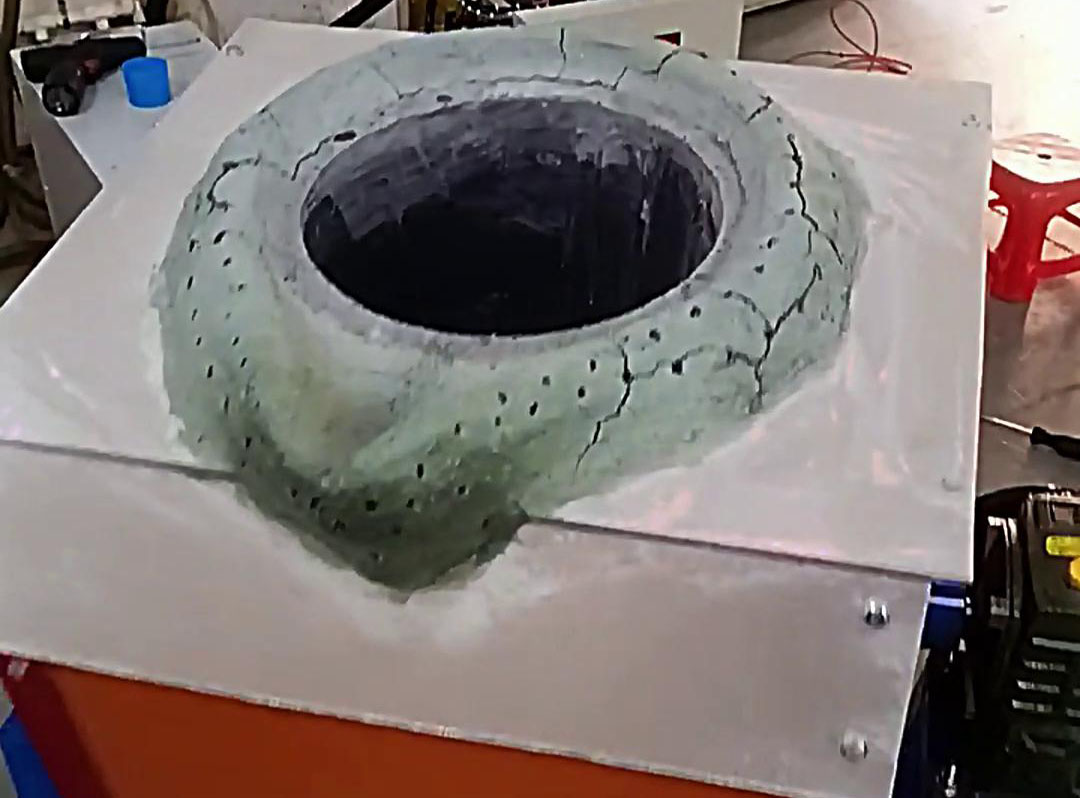 海瑞拓 5 公斤小型高频熔炼炉：380V 三相电驱动，坩埚 / 手摇倾倒双模式适配多场景(图3)