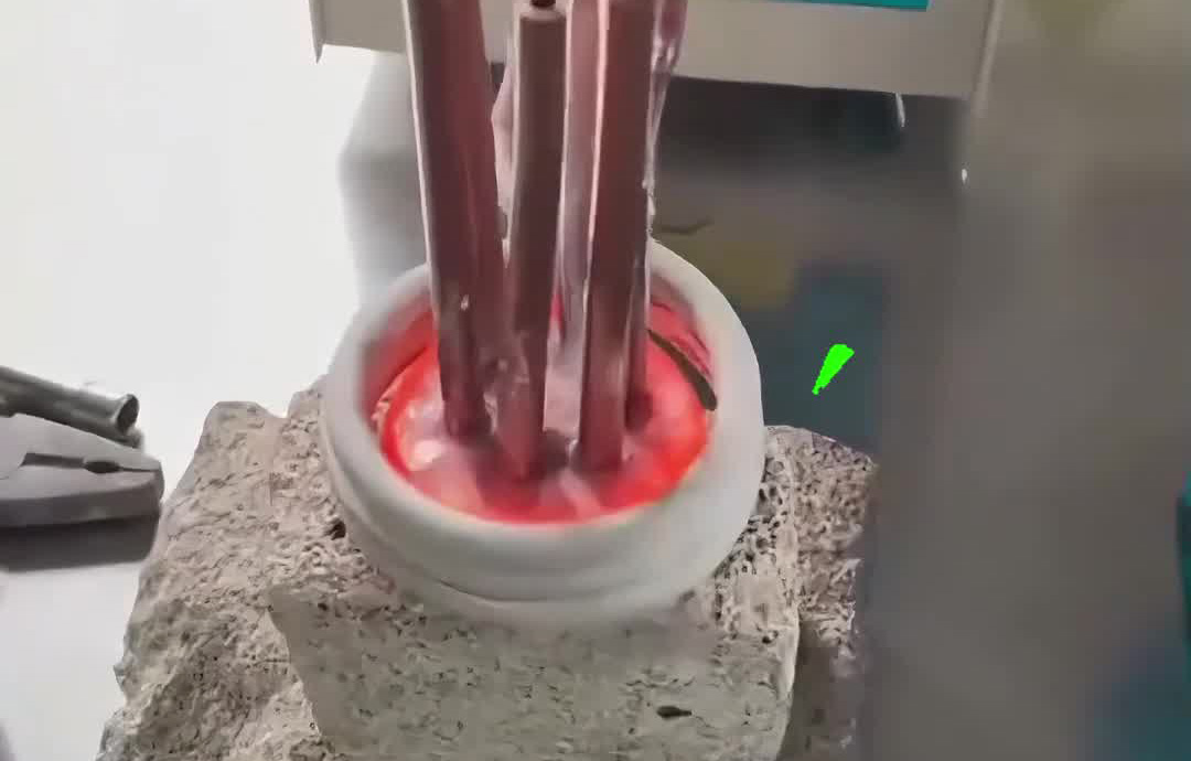 高频焊接机多铜管同步焊，几秒搞定一批，每道焊口都一