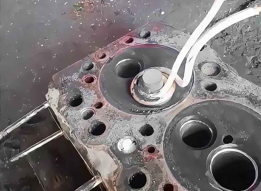 发动机缸头气门垫圈拆解神器！海瑞拓手持式高频加热机