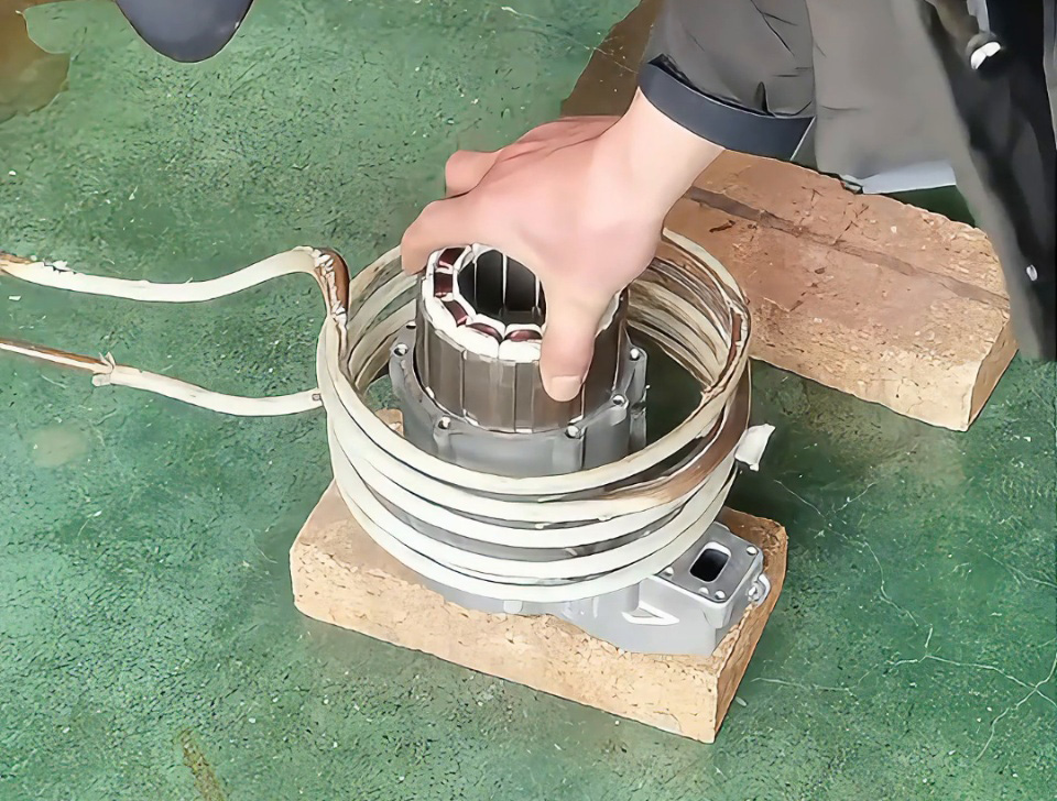 新能源电机热装配核心利器！海瑞拓高频加热机，精准高