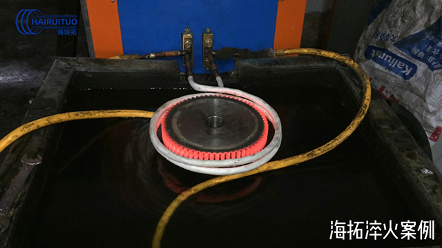 超音频大香蕉手机在线视频加热设备对直径300mm齿轮淬火