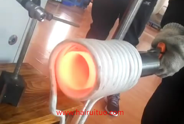 超音频大香蕉手机在线视频加热设备对钢管加热淬火退火