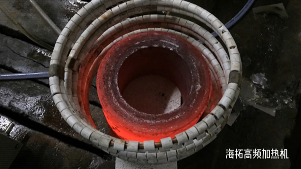 高频大香蕉手机在线视频加热设备加热大型铁管试样