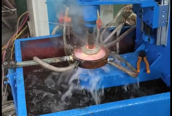 高频久久大香蕉久久之行程600mm简易淬火机床