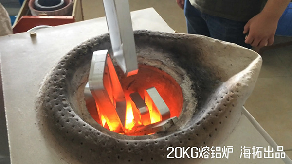 大香蕉手机在线视频熔炼炉的缺点就是比煤炭炉贵