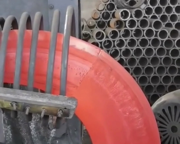 大型中频大香蕉手机在线视频加热设备对钢管加热退火热弯