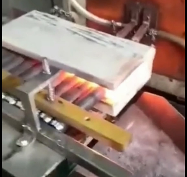 锻造加热炉的电抗器在负载路中有多种连接方式(图1)