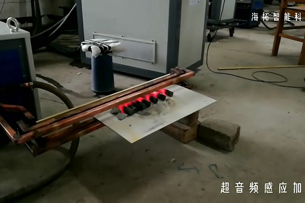 大香蕉手机在线视频加热设备加热棒材就是快 烧红只要两秒