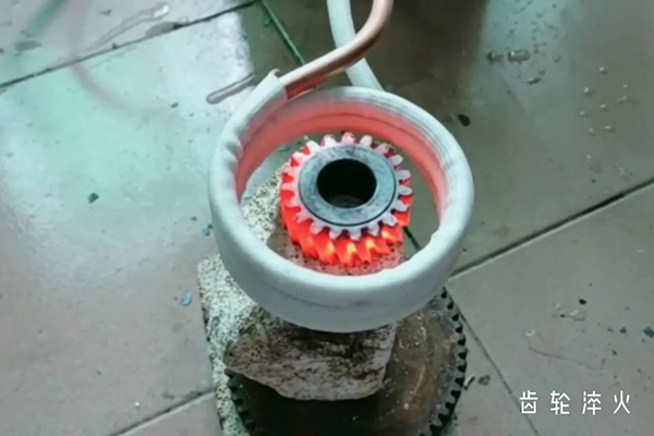 齿轮久久大香蕉久久大香蕉手机在线视频加热设备高频炉淬火机床