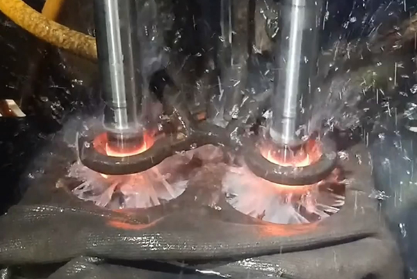 双工位高频淬火机床 轴类久久大香蕉久久