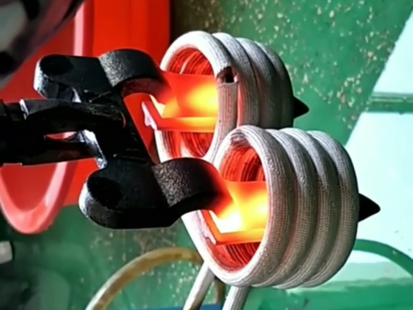 大香蕉手机在线视频淬火加热速度对淬硬层的力学性能有较大影响(图4)