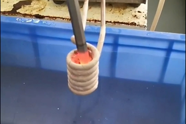 高频大香蕉手机在线视频加热设备生产厂家—过保两年还免费售后