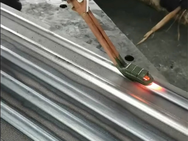 超音频导轨久久大香蕉久久淬火冷却装置的设计要点