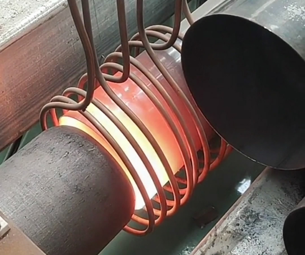 中频大香蕉手机在线视频加热设备焊缝加热温度的测量和调节