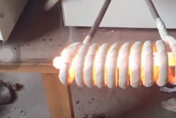 棒料加热用高频大香蕉手机在线视频加热设备 ，一秒加热800度