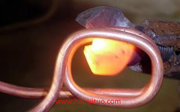 由高频大香蕉手机在线视频加热钎焊调质处理生产线组成(图2)